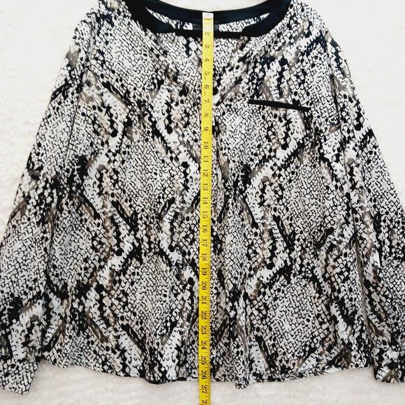 Blouse Size 3X Snake Black Beige Chic Minimalist Bold Edgy Work Resort Vacation - Picture 6 of 16